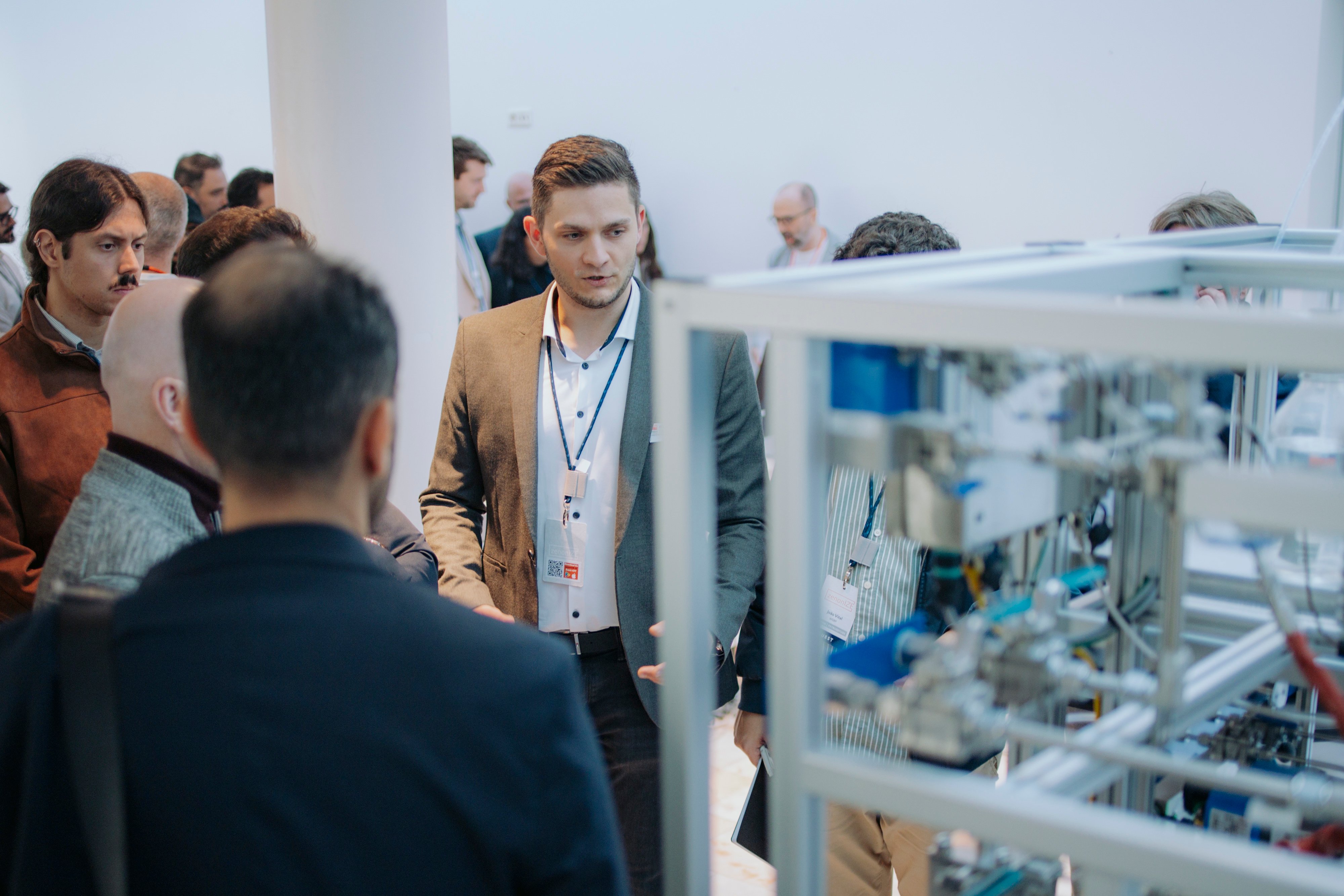 GK_02102025_zenonIZE_086